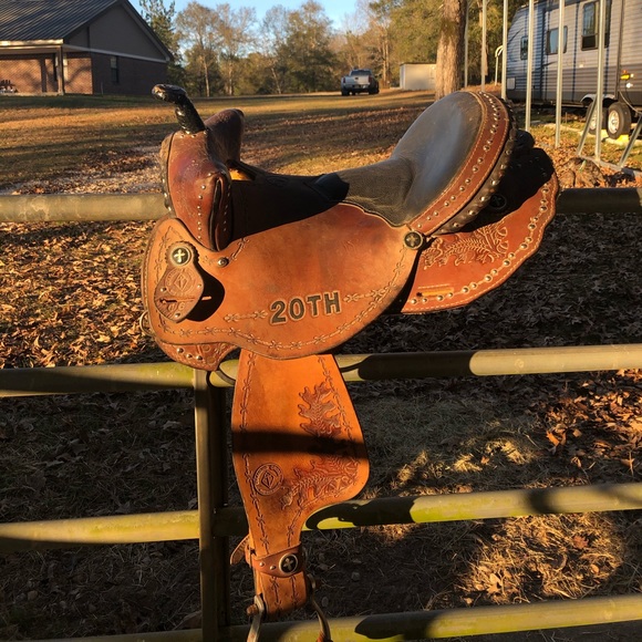Diamond Cross custom barrel saddle - Picture 1 of 7
